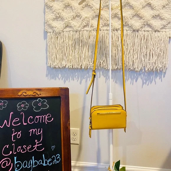 🌻Steve Madden yellow Cross body bag NWOT - Picture 2 of 4